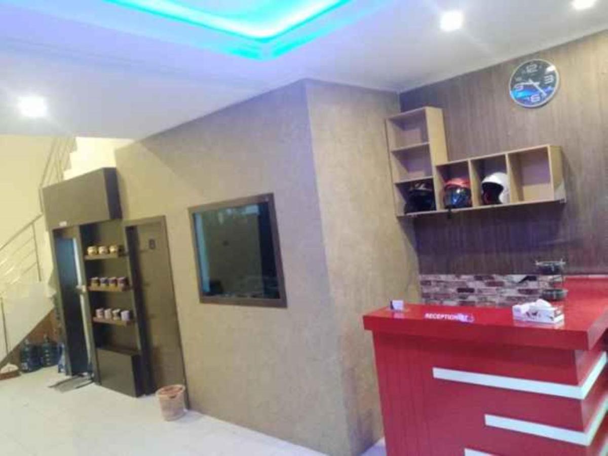 Wisma Makassar Bagian luar foto